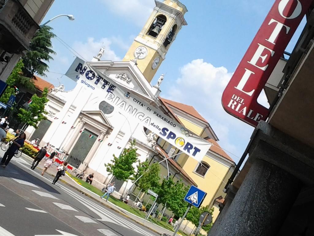 Hotel Del Riale ปาราบิอาโก ภายนอก รูปภาพ