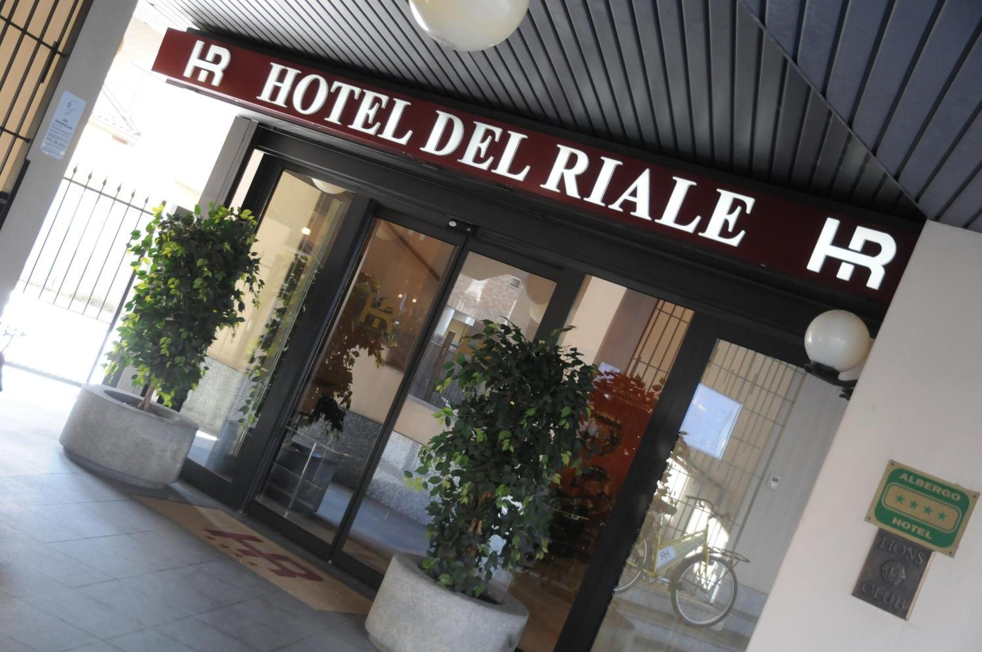 Hotel Del Riale ปาราบิอาโก ภายนอก รูปภาพ